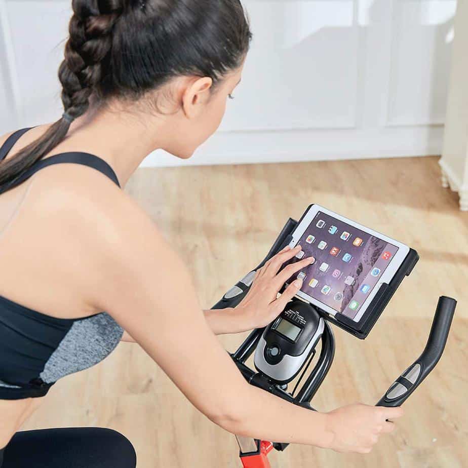 Console and tablet holder of the Pooboo L NOW Indoor Cycling Bike D760