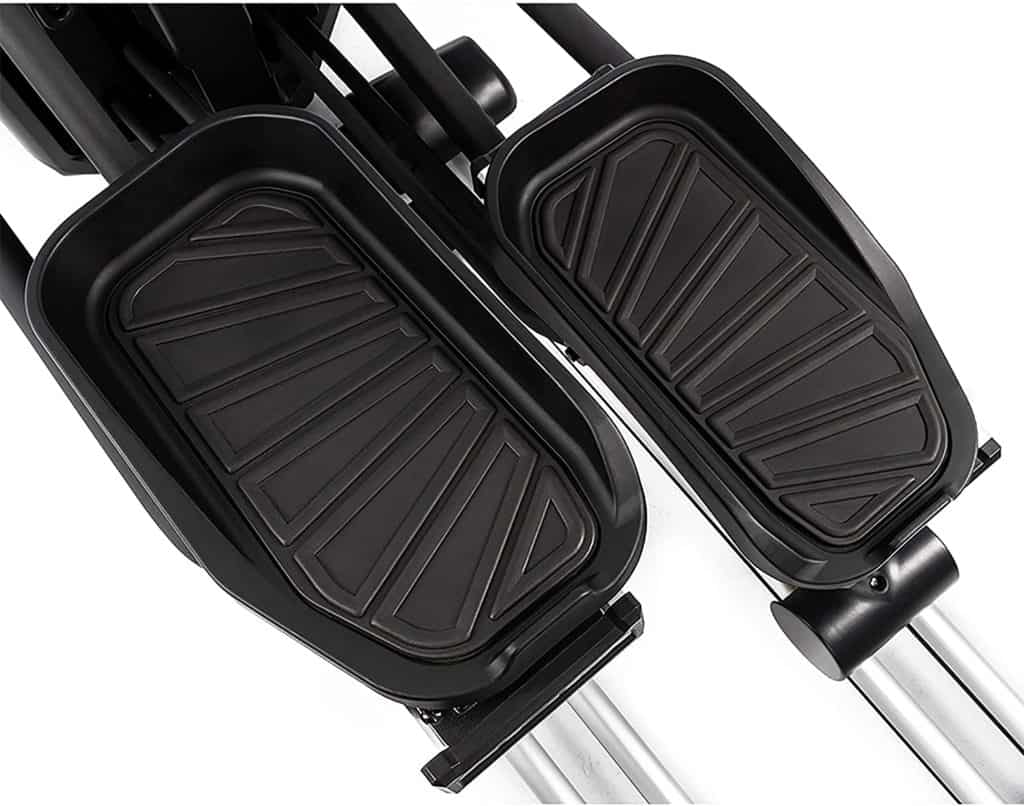 The pedals of the SOLE E95S Elliptical